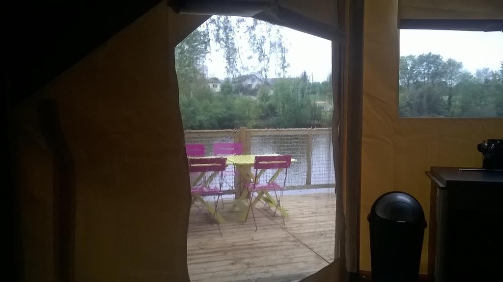 Camping Des Ribieres 콩폴랑 외부 사진