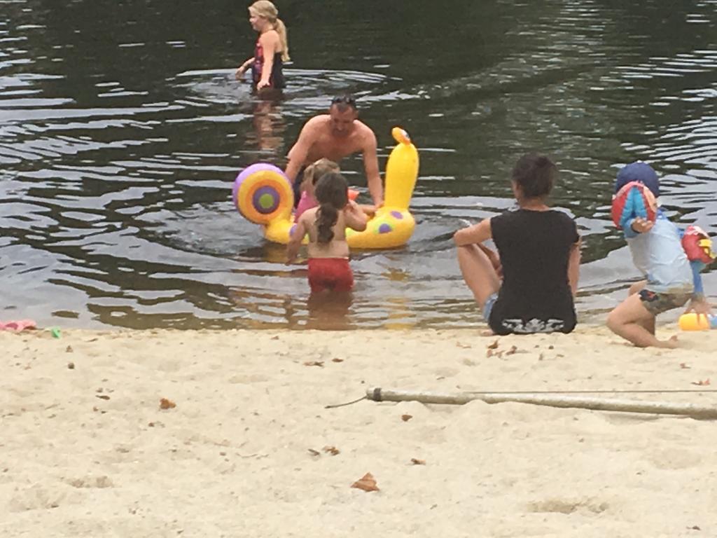 Camping Des Ribieres 콩폴랑 외부 사진
