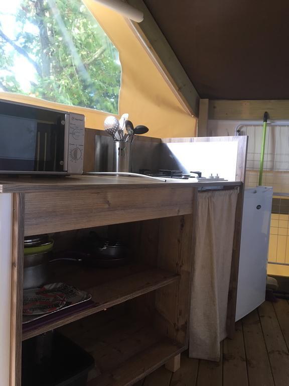 Camping Des Ribieres 콩폴랑 외부 사진