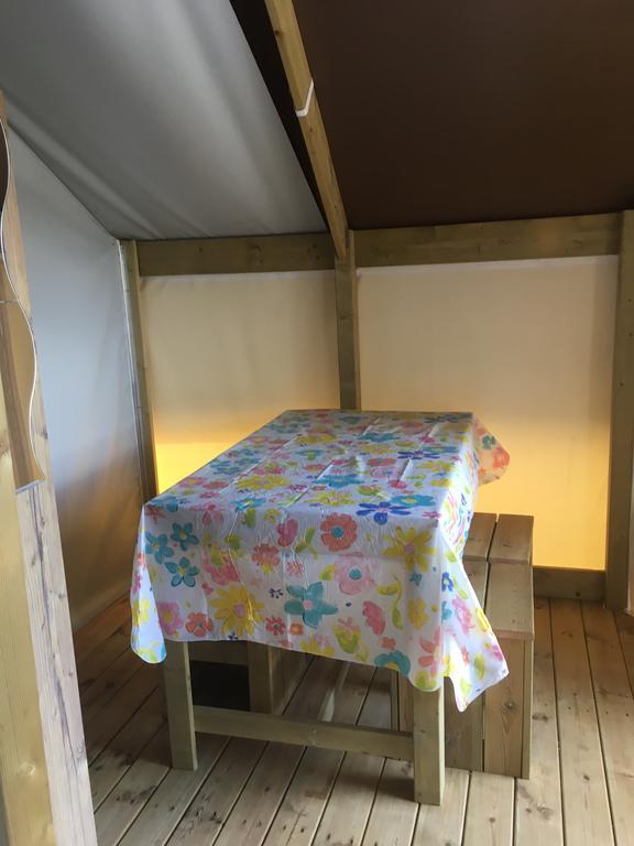 Camping Des Ribieres 콩폴랑 외부 사진