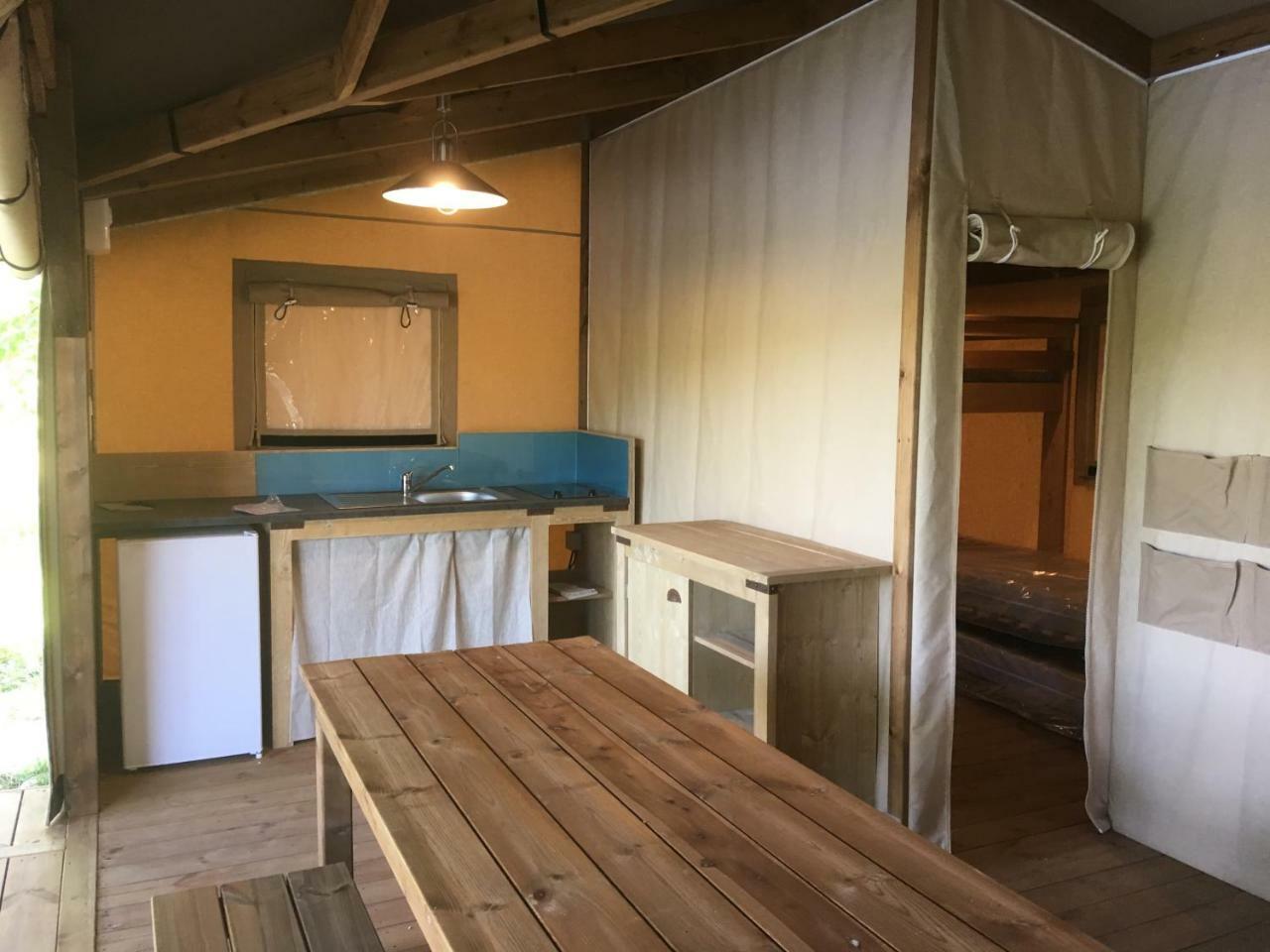 Camping Des Ribieres 콩폴랑 외부 사진